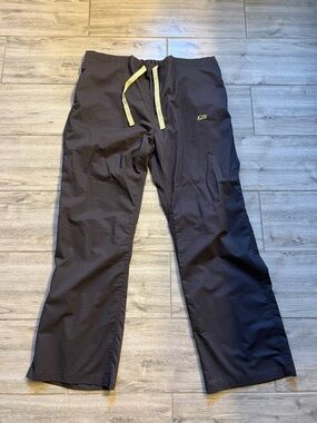 Women’s Iguana Med scrub pant.
